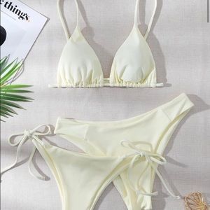 SHEIN Medium 3 piece pastel yellow triangle bikini set with original packaging